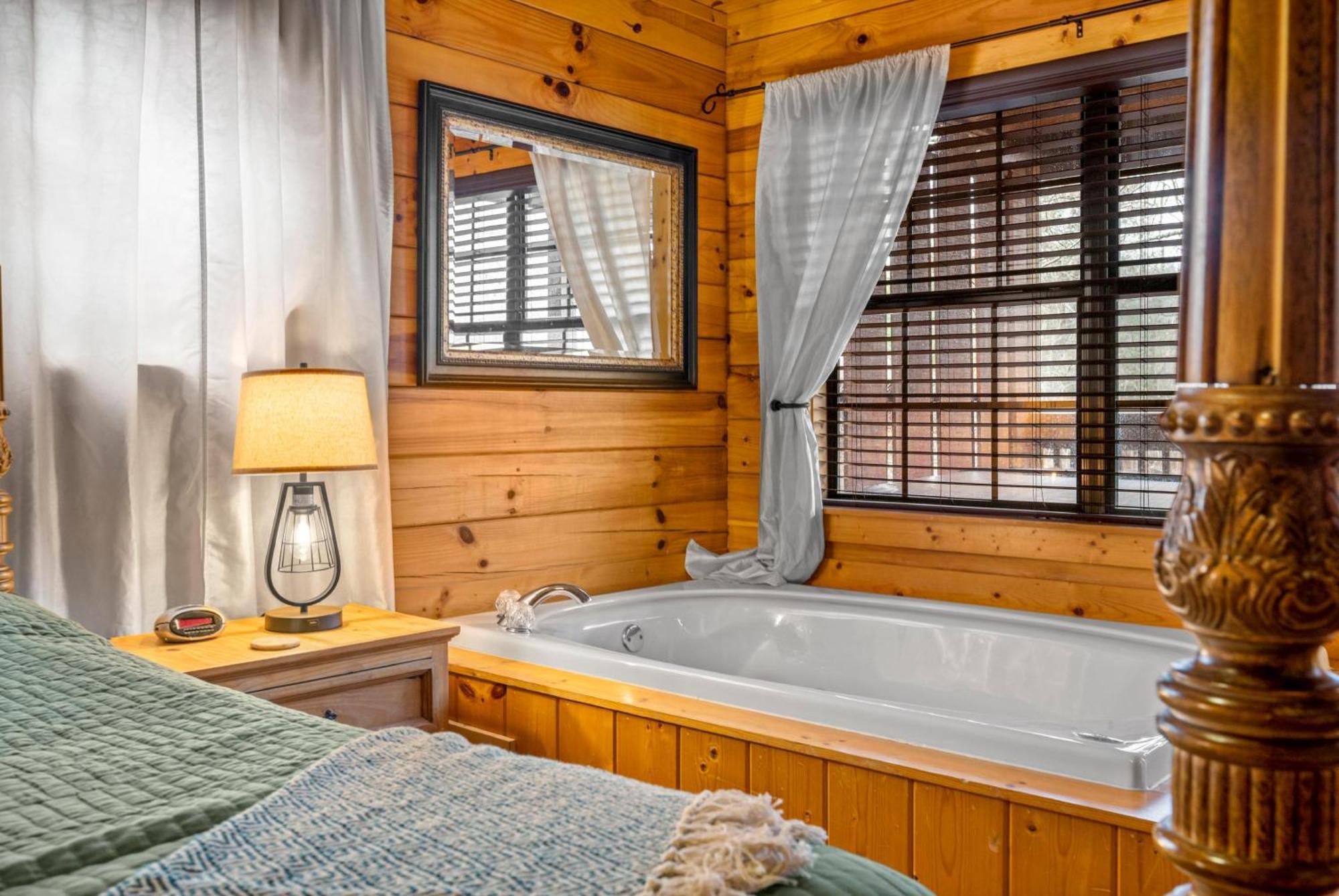 Kate'S Cabin - 3 Min To Dollywood! Cabin With Hot Tub, Game Room, And Resort Pool! Sevierville Luaran gambar